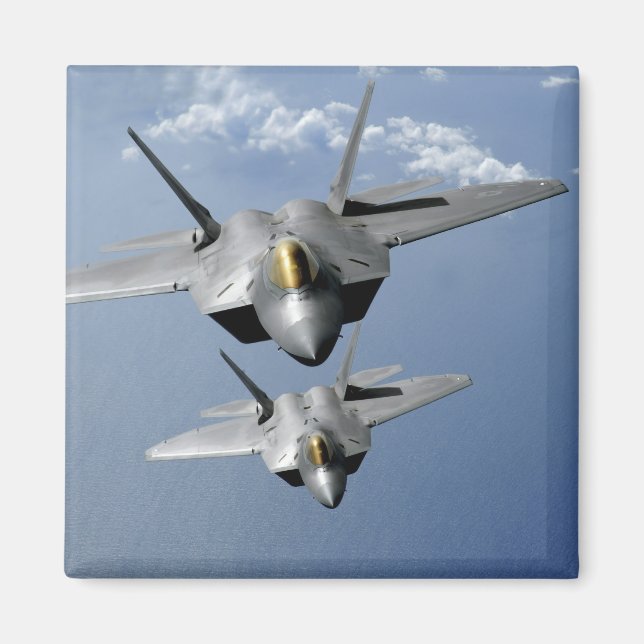 Två F-22 Raptors flyger över Stilla havet Magnet (Framsidan)
