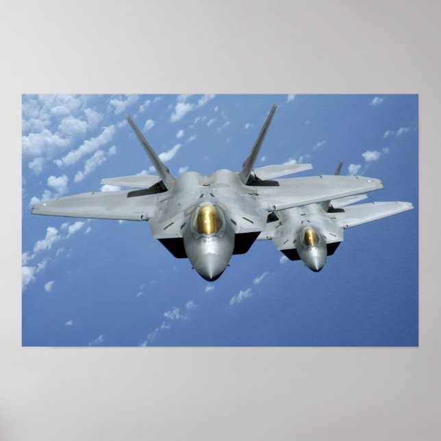 Två F-22 Raptors flyger över Stilla havet Poster (Framsidan)