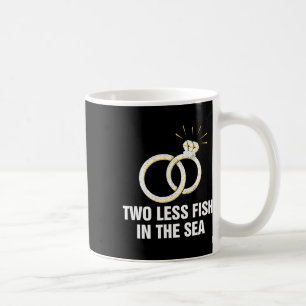Två Färre Fiskar I Havet Bröllop Pun Brud Och Brud Kaffemugg