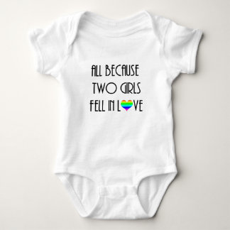 Två flickor föll i kärlek tee shirt