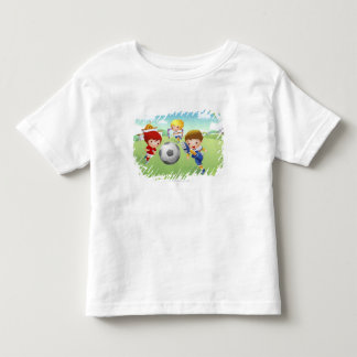 Två flickor och en pojke som spelar fotboll tee shirt