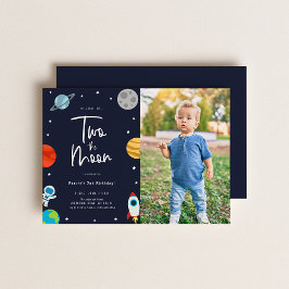 Två foto för Födelsedagsfesten Måne Space Tema Inbjudningar