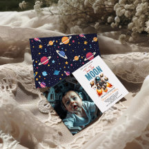 Två foto på Måne 2:a födelsedagsrummet