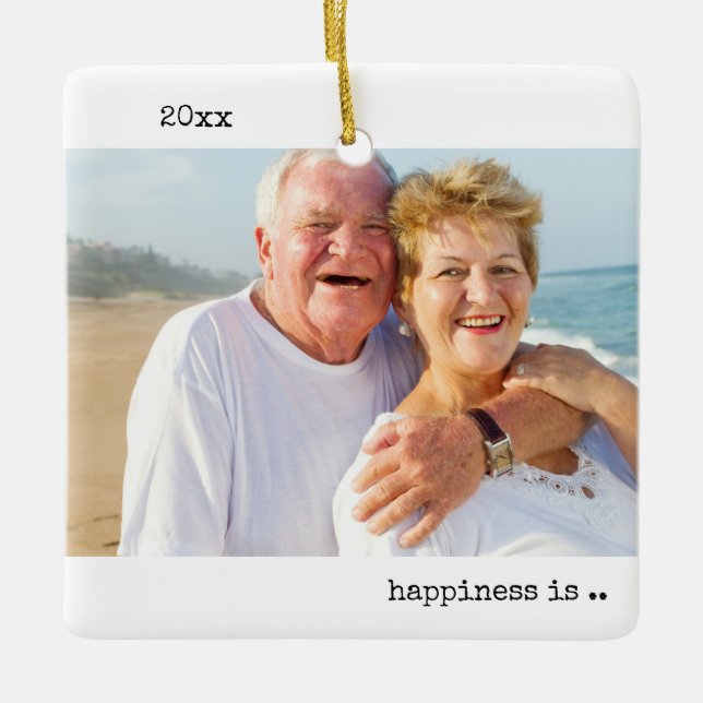 Två fotomöjligheter håller på att bli minimalistis julgransprydnad keramik (Framsida)