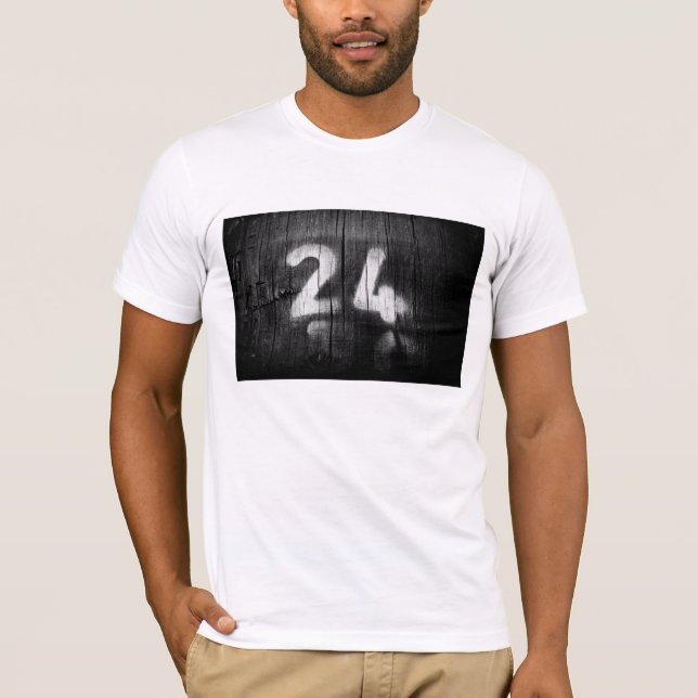 två fyra t-shirt (Framsida)