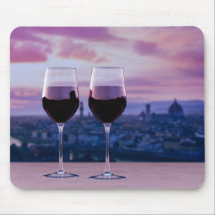 Två glas rött vin på Florence Skyline Musmatta