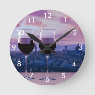 Två glas rött vin på Florence Skyline Rund Klocka