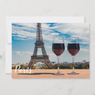Två glas vin med Eiffel torn