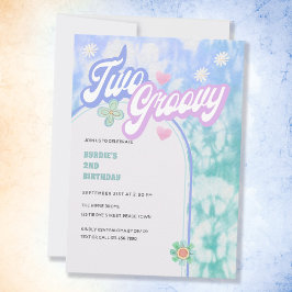 Två Groovy Pastel Tie Dye 2:a födelsedagen Party Inbjudningar