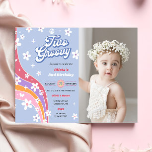 Två Groovy Rainbow Blommigt 2:a födelsedag Party f Inbjudningar
