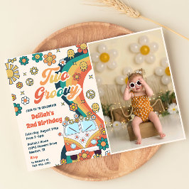 Två Groovy Retro-Blommigt 2:a födelsedag Party fot Inbjudningar
