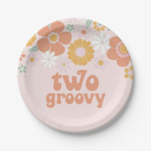 Två groovy retro blomsterpappers tallrikar för föd