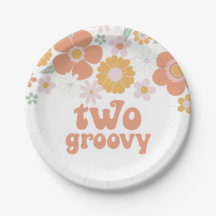 Två groovy retro blomsterpappers tallrikar för föd