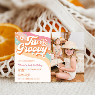 Två Groovy Retro-Daisy 2:a födelsedag Party foto Inbjudningar