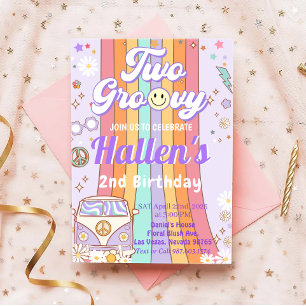 Två Groovy Retro Daisy Regnbåge 2:a födelsedag Inbjudningar