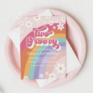 Två Groovy Retro Rainbow 2:a födelsedagsinbjudan Inbjudningar