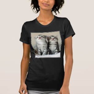Två gulliga kattungar t shirt