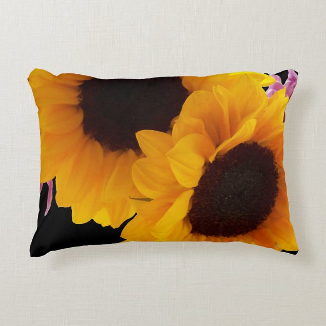 Två gulter solrosor prydnadskudde (Framsidan)