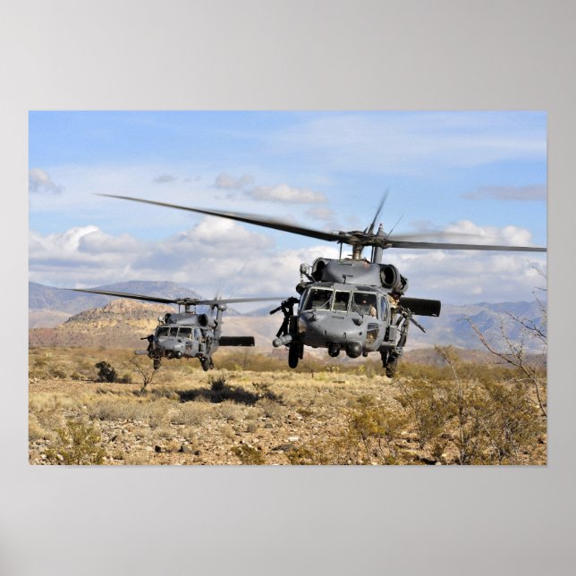 Två HH-60 Pavehawk-helikoptrar som förbereder sig  Poster (Framsidan)