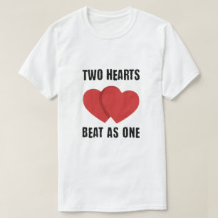 Två hjärtan beter sig som en romsk citat t shirt