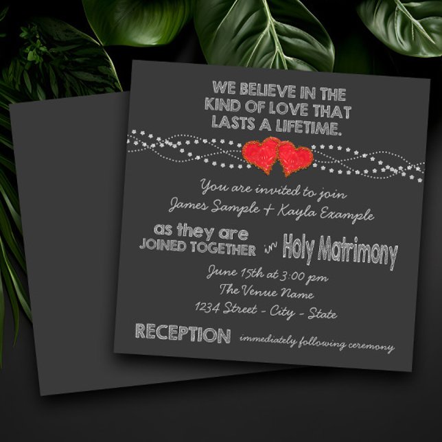 Två hjärtans kritbrädsbröllop inbjudningar (Rustic traditional chalkboard wedding invitation. Simply add your details.)