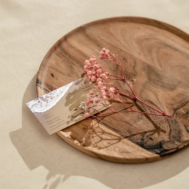 Två hörningar i handboken visitkort (Two hearts drown in the sand business card. Summer, love activities related)