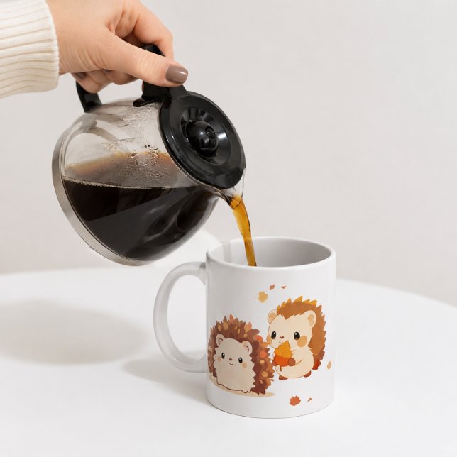 Två igelkottar på hösten & naturlig,Vän.skap Kaffemugg (Skapare uppladdad)
