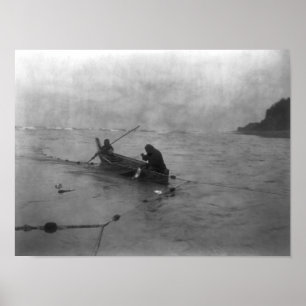 Två indianer som fiskar i Sjö Quinault på Kanoe Poster