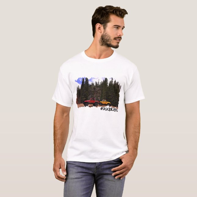 Två Jeeps & berg är alla som du behöver T Shirt (Hel framsida)