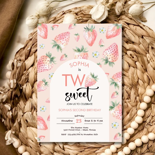 Två jordgubbssorter barns födelsedag inbjudningar (Skapare uppladdad)