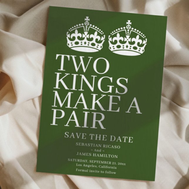 Två Kung gör en Pair Gay Bröllop Meddelande (Two Kings Make A Pair Gay Wedding Announcement by Ricaso. Available in other colors in store)