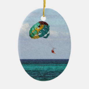 Två kvinnor parasailing på Bahamas Julgransprydnad Keramik