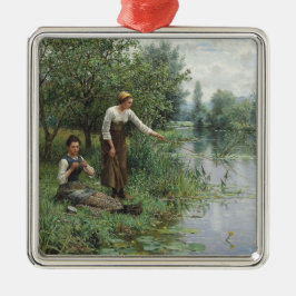 Två kvinnor som fiskar på Grass vid floden Julgransprydnad Metall