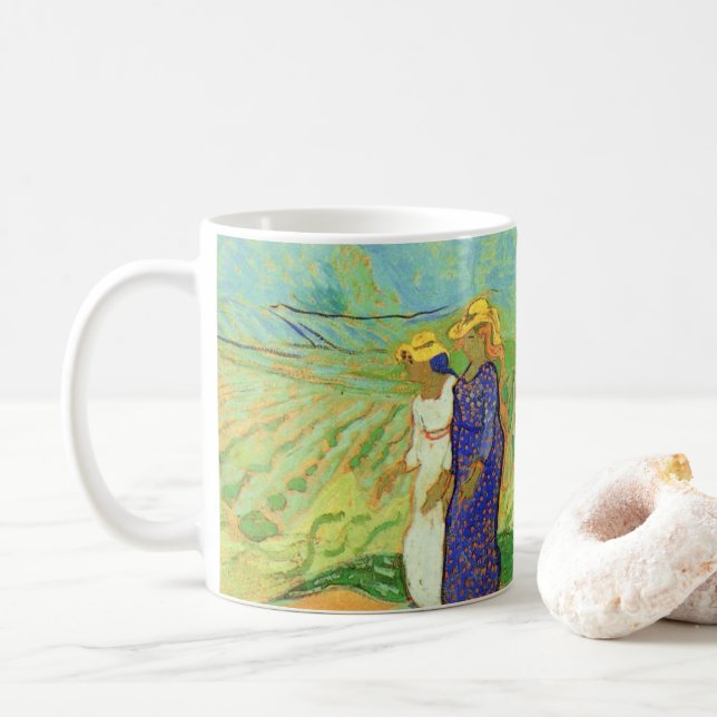 Två kvinnor som korsar fälten av Vincent van Gogh Kaffemugg (Med munk)