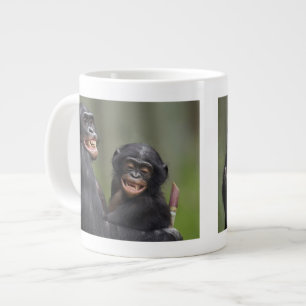 Två leende Bonobos Jumbo Mugg