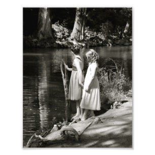 Två liten flicka vänskapsyster tryck för foto
