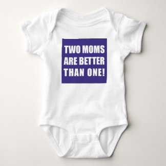 Två mammor är bättre än en t-shirt
