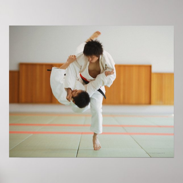 Två Manar som konkurrerar i en Judo Match Poster (Framsidan)