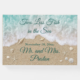 Två mindre fisk i havet gästböcker