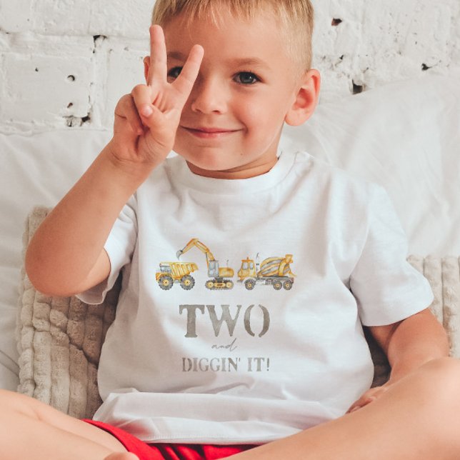 Två och Diggin'it Construction Birthday T-shirt (Skapare uppladdad)