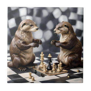 Två otters spelar schack. kakelplatta