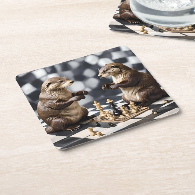 Två otters spelar schack. underlägg papper kvadrat (Vinklad)