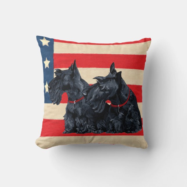 Två Patriotic Scottish Terriers Pillow Kudde (Framsida)