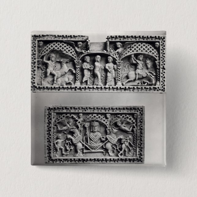 Två plattor från en bröstkorg knapp (Framsida)