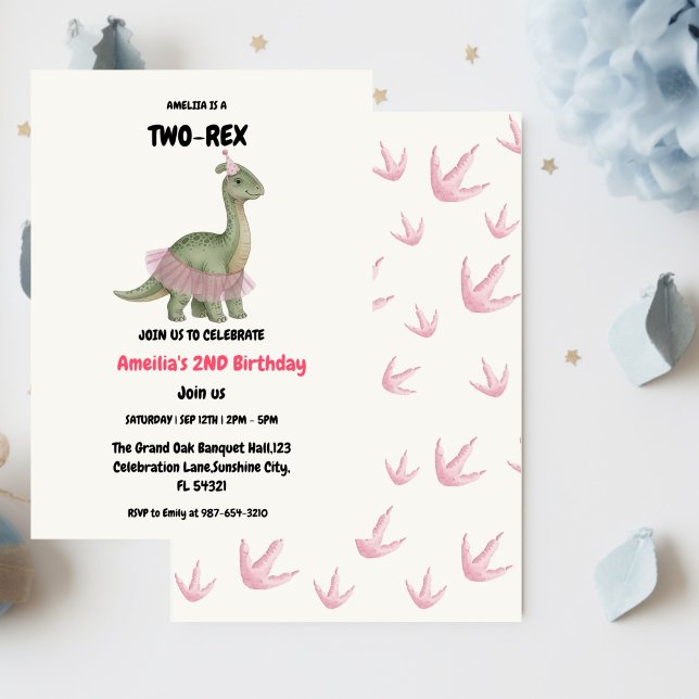 Två Rex-Redo-dinosaurer, flicka andra Födelsedagsf Inbjudningar (Skapare uppladdad)