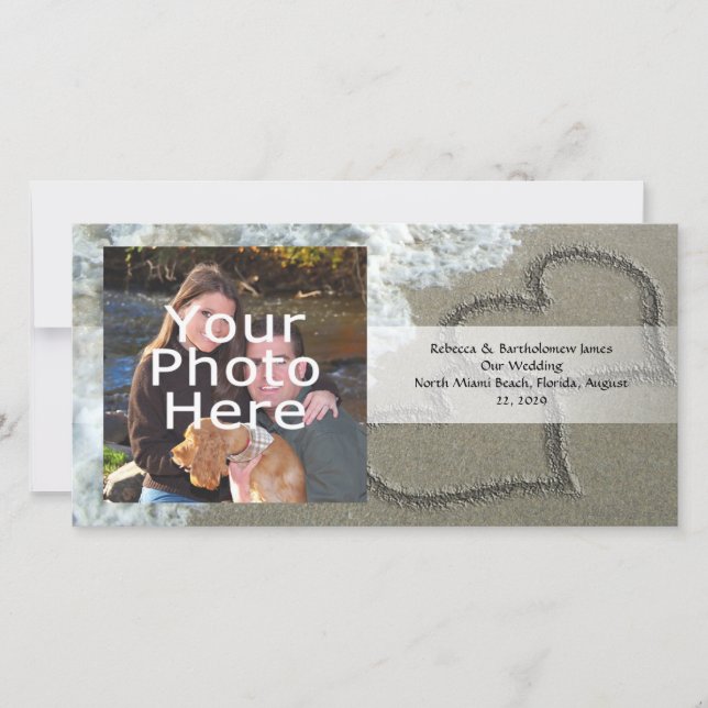 Två sandhjärtan på stranden, romantisk ocean meddelande (Framsida)