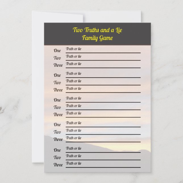 Två sanningar och ett Ljugit spel | Familjeåterför Inbjudningar (Framsida)