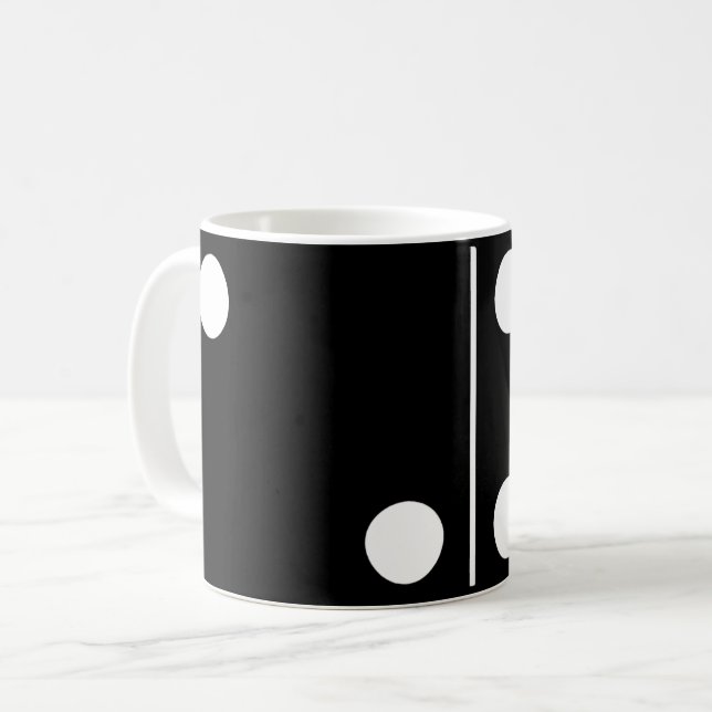 Två sex svarta Domino Mugg (Framsida vänster)