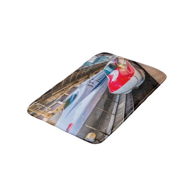 Två Shinkansen vid Tokyo Station Badrumsmatta (Vinklad)