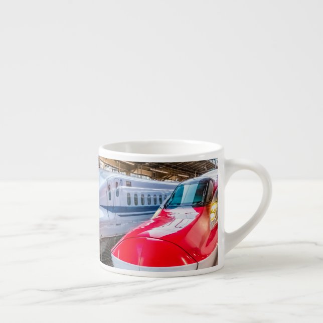 Två Shinkansen vid Tokyo Station Espressomugg (Höger)